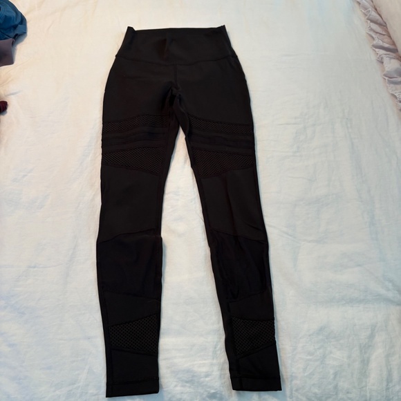 Lululemon Black leggings - Picture 2 of 2